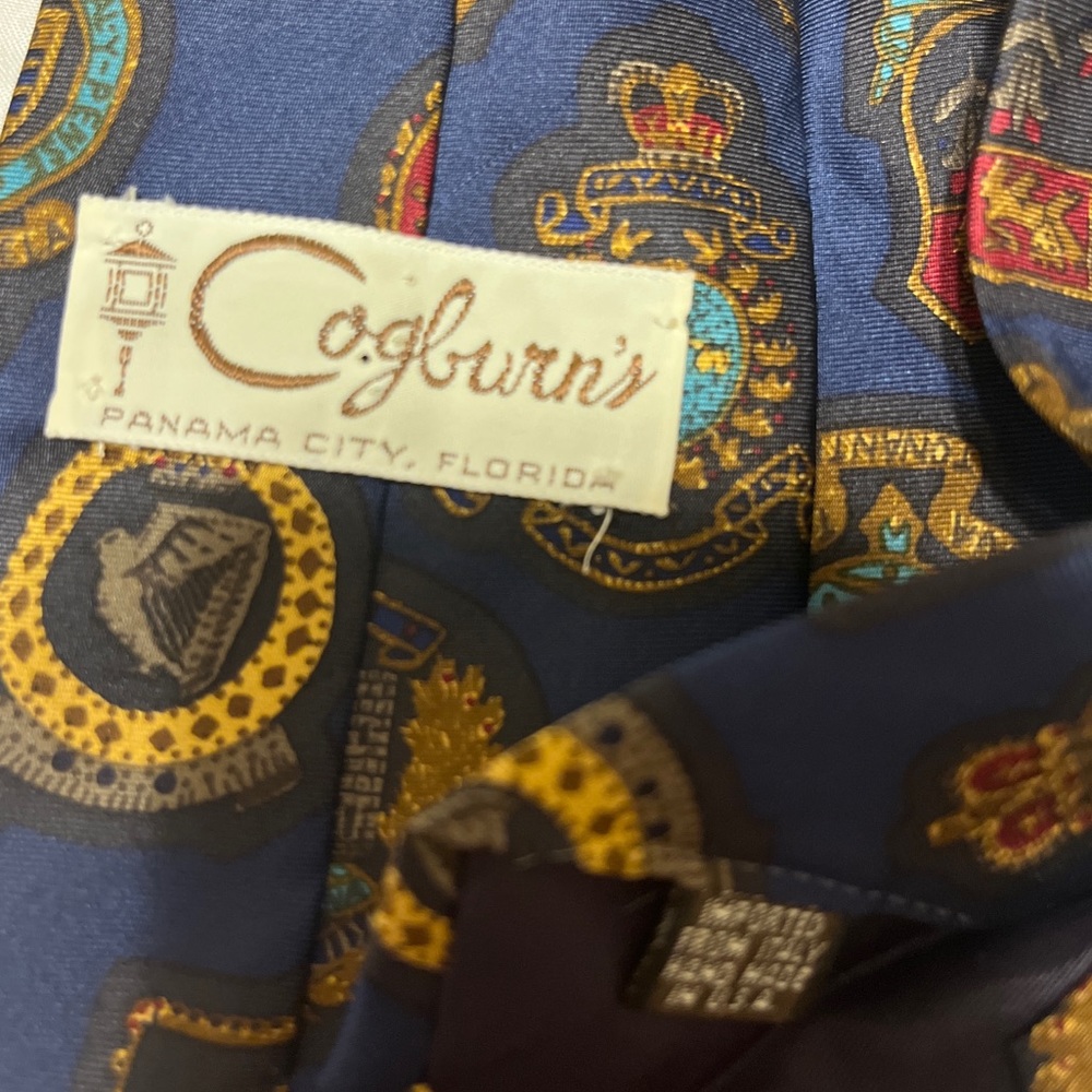Cogburn’s Imported from Italy navy tie with colored crests - Picture 3 of 3